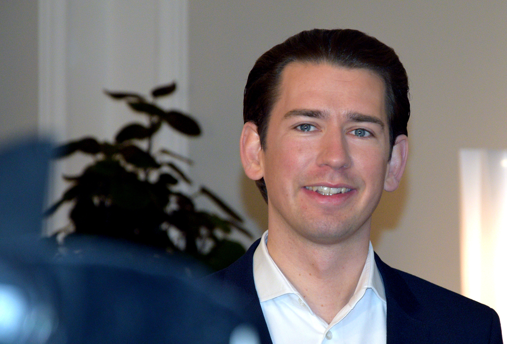 Gottesdienste trotz Corona: Bundeskanzler verteidigt Neuregelung
